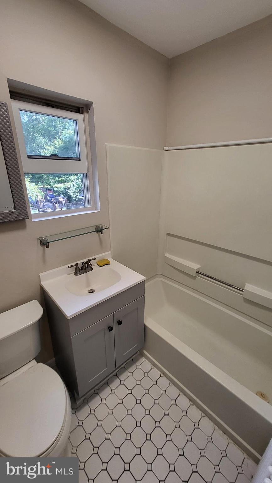 123 WALNUT AVE #2