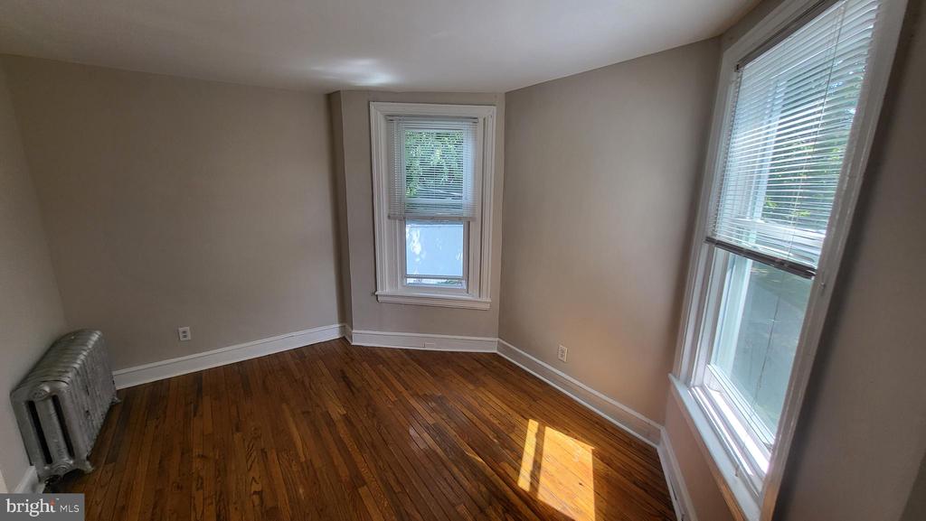 123 WALNUT AVE #2