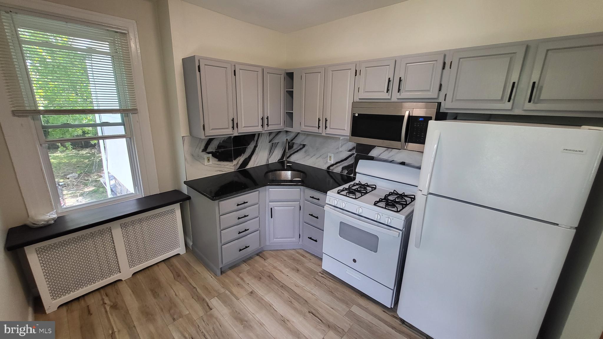 123 WALNUT AVE #2