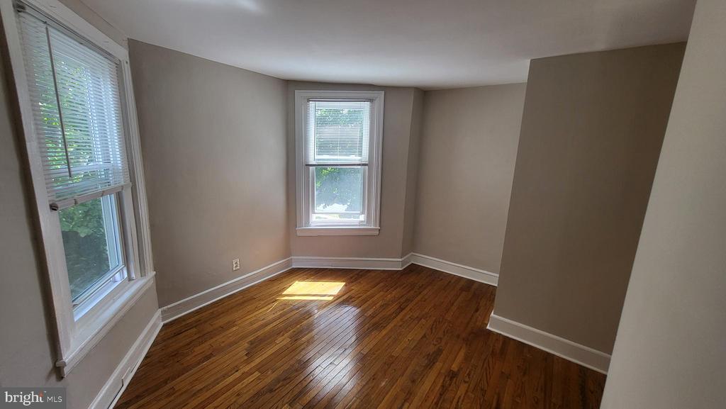 123 WALNUT AVE #2