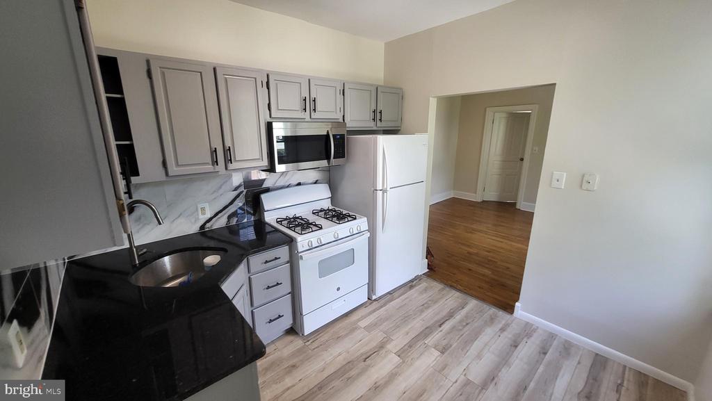 123 WALNUT AVE #2
