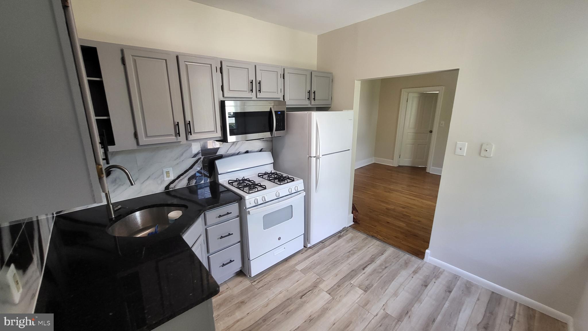 123 WALNUT AVE #2