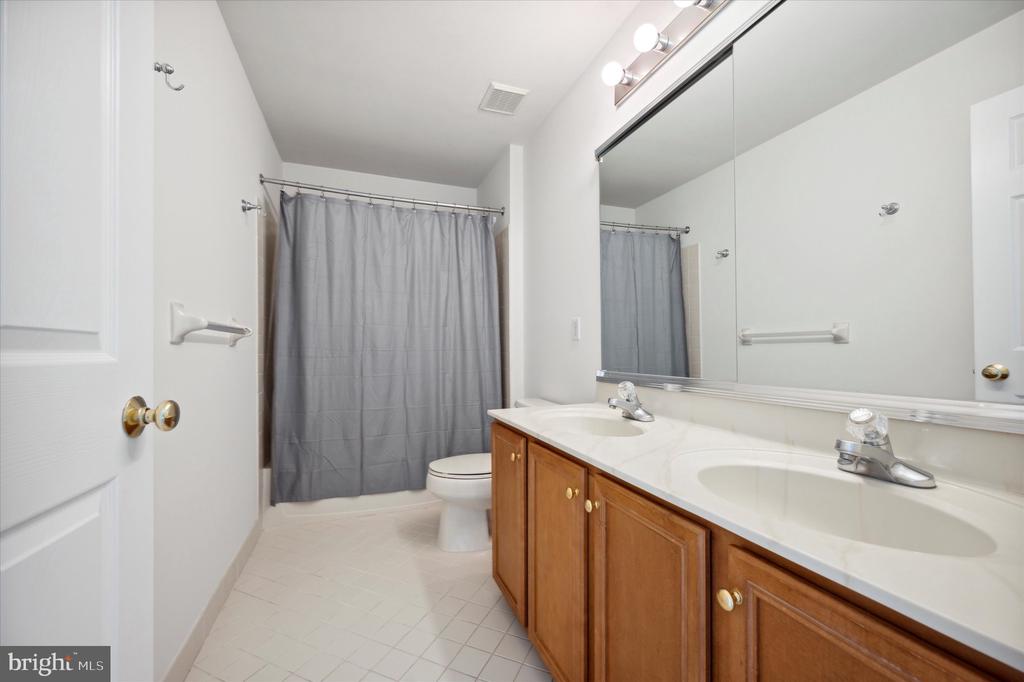 140 DORAL DR