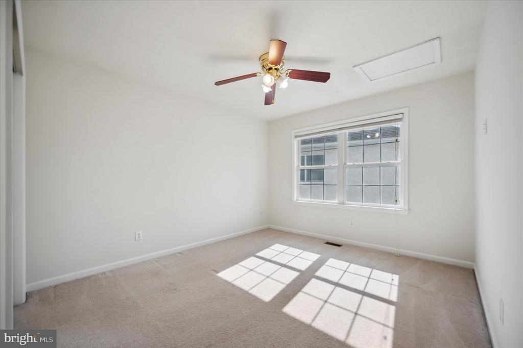 140 DORAL DR