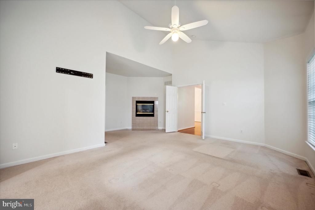 140 DORAL DR