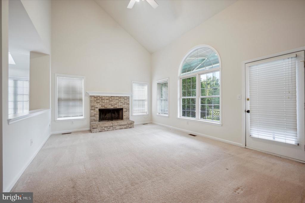 140 DORAL DR
