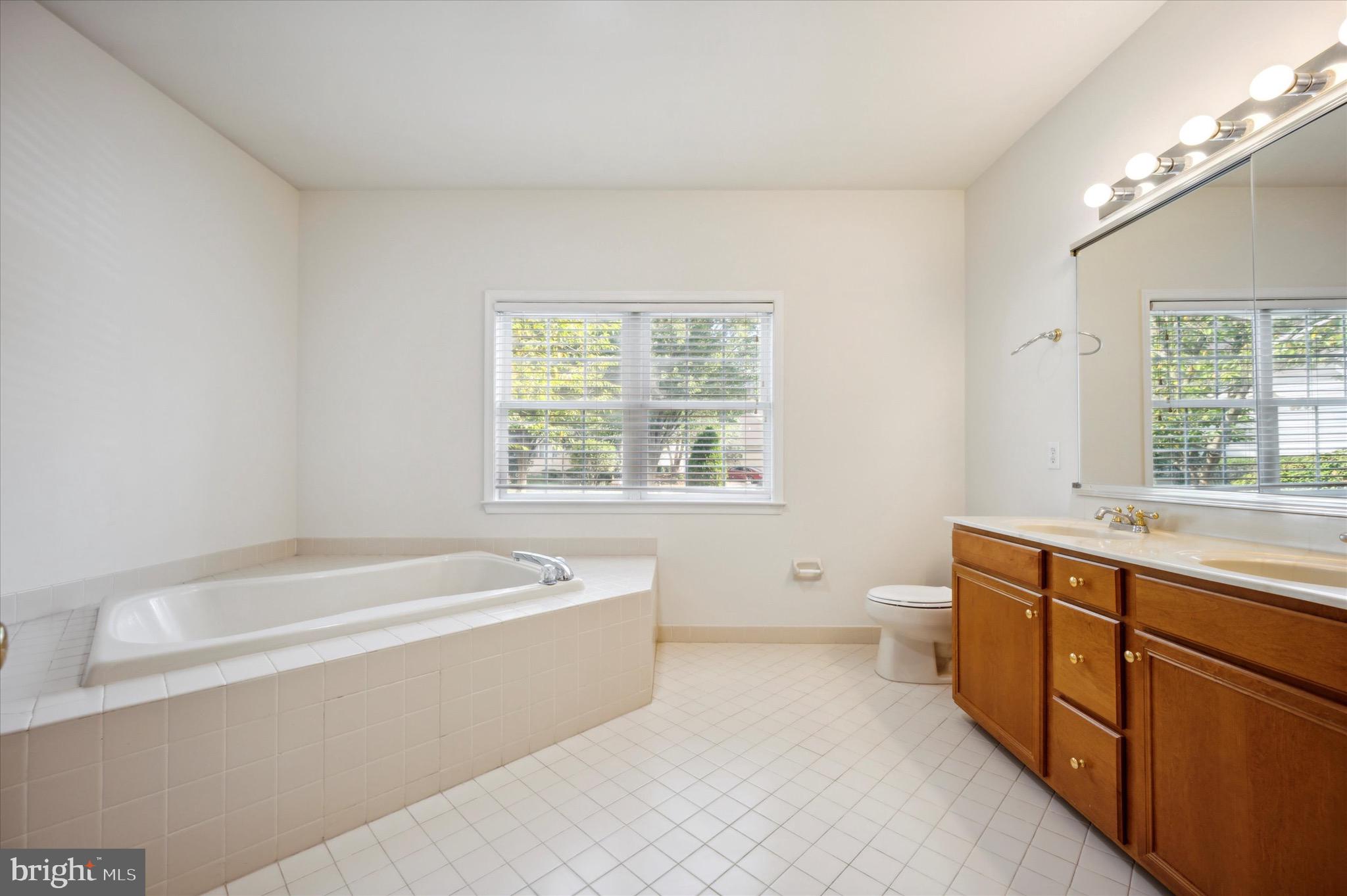 140 DORAL DR