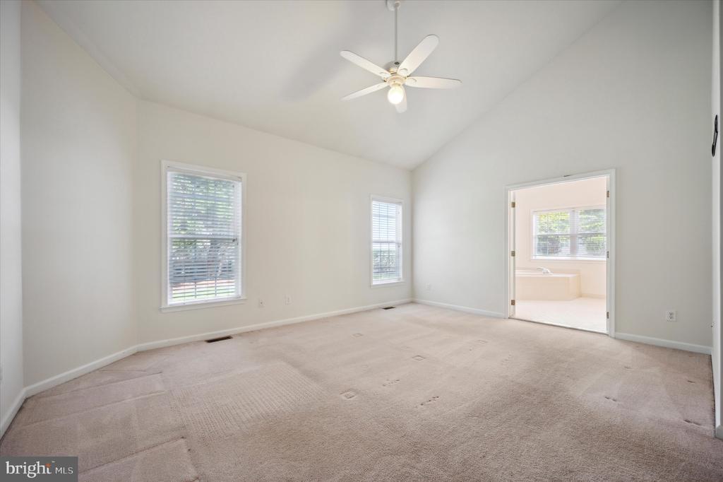 140 DORAL DR