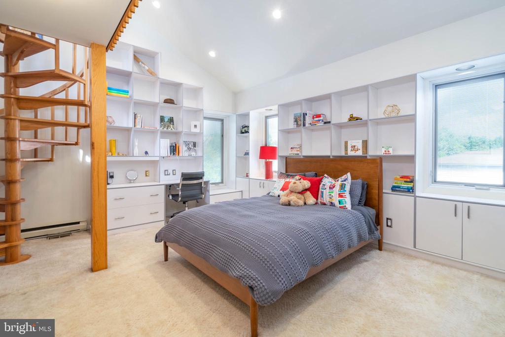 600 Argyle Cir