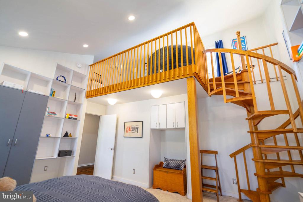 600 Argyle Cir