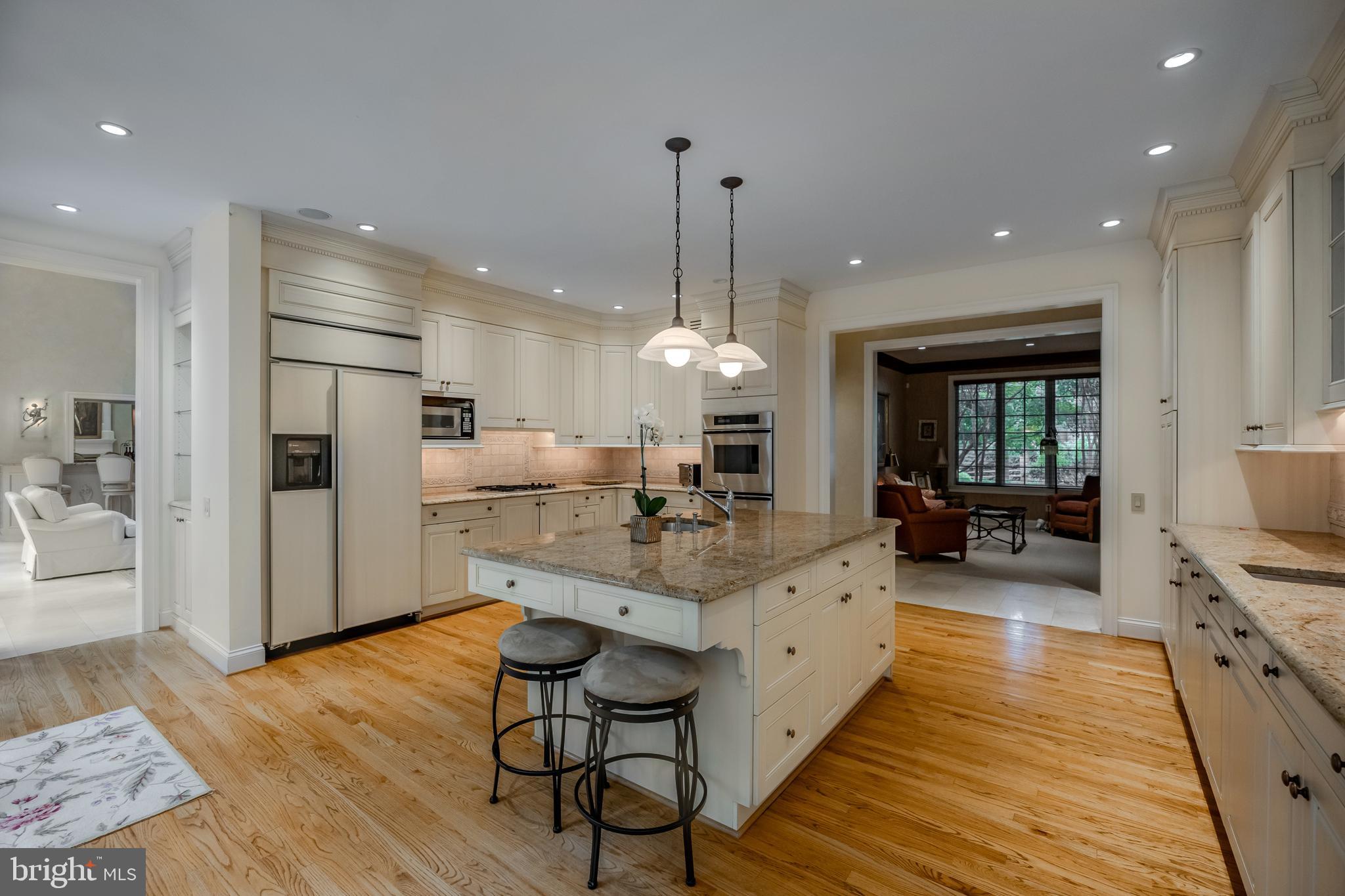 820 Harriton Rd