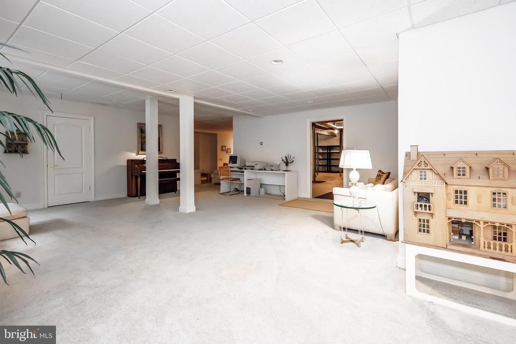 820 Harriton Rd