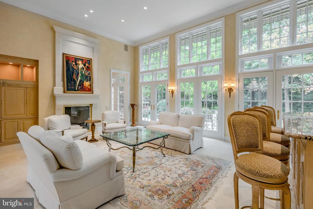 820 Harriton Rd