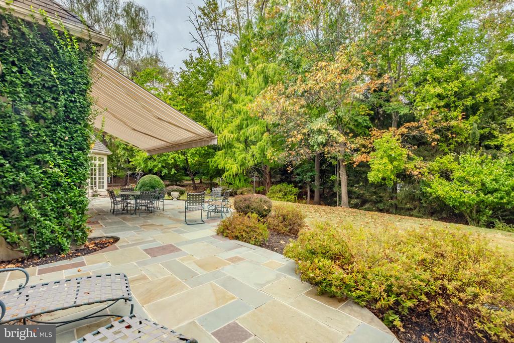 820 Harriton Rd