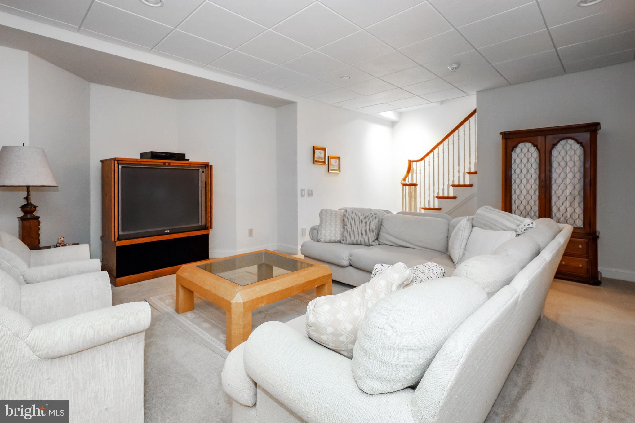 820 Harriton Rd