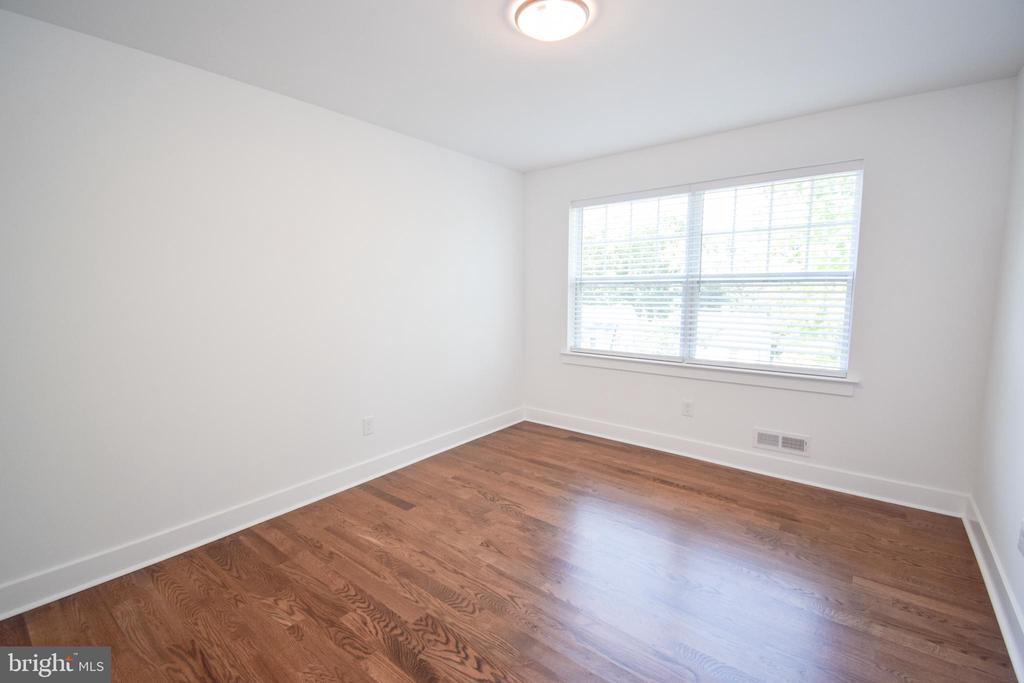 842 Fernhill Rd