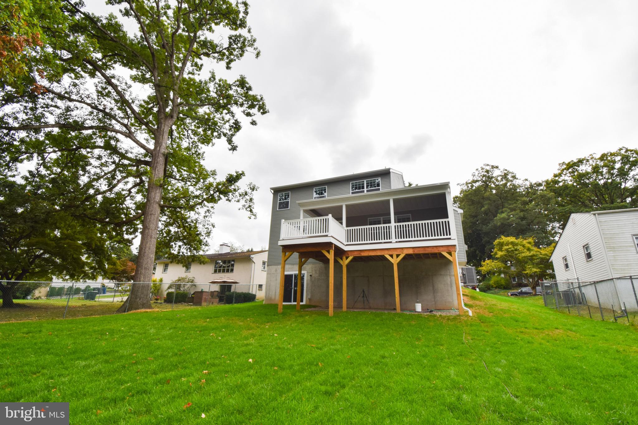 842 Fernhill Rd
