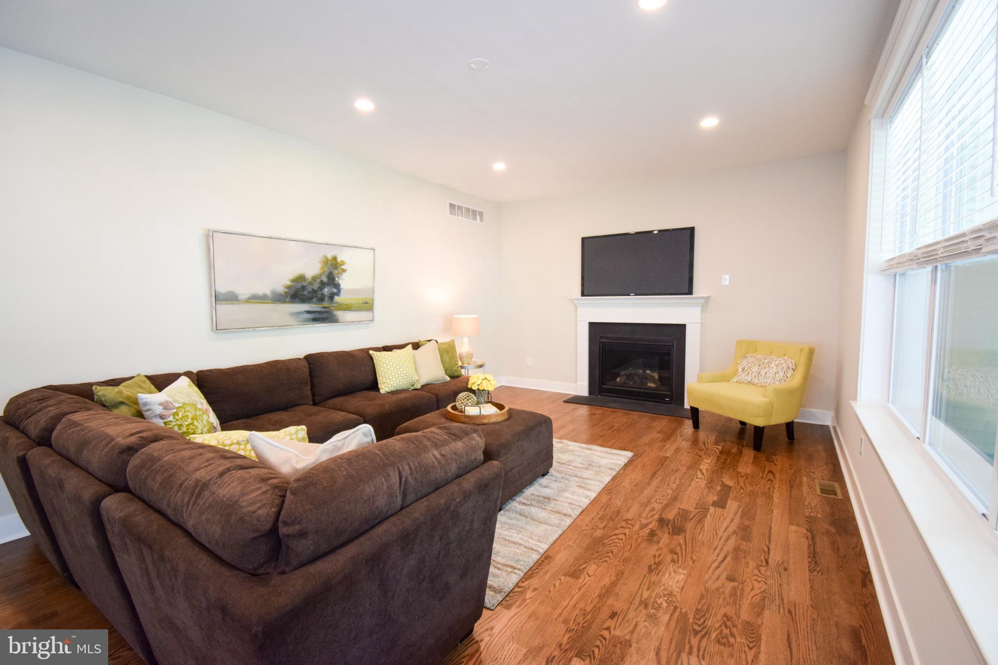 842 Fernhill Rd