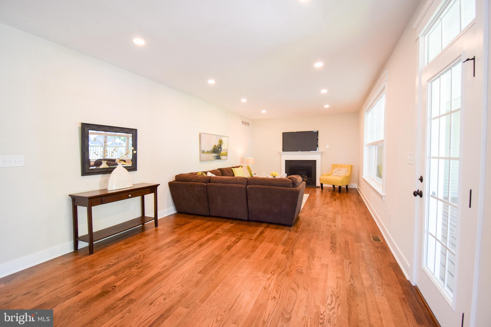 842 Fernhill Rd