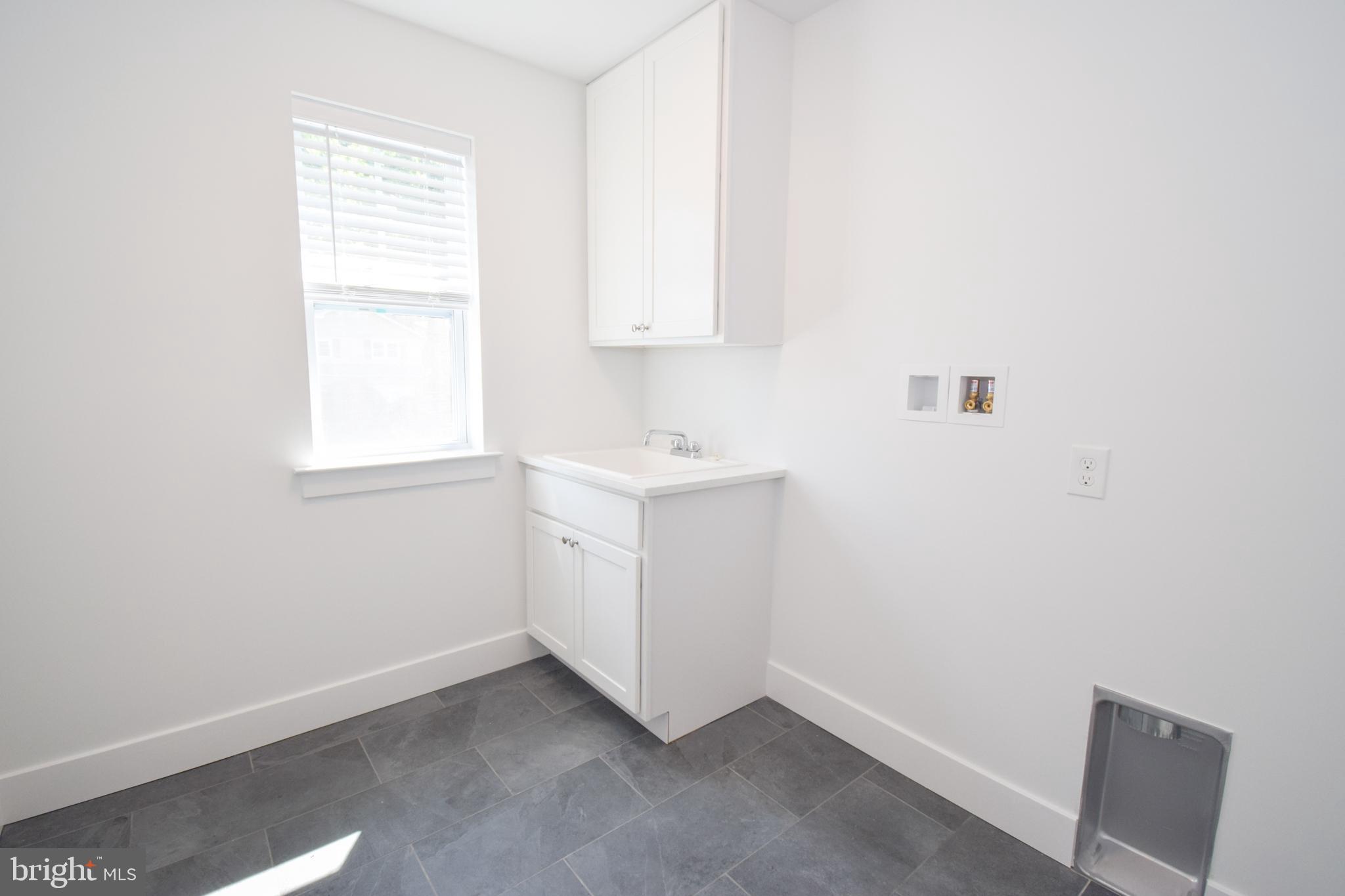 842 Fernhill Rd