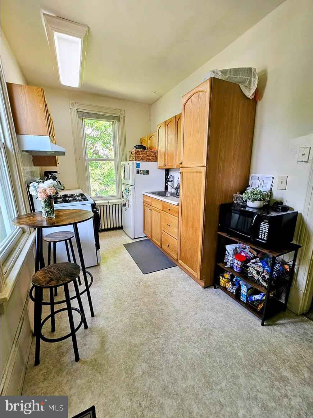 118 LINWOOD AVE #2R