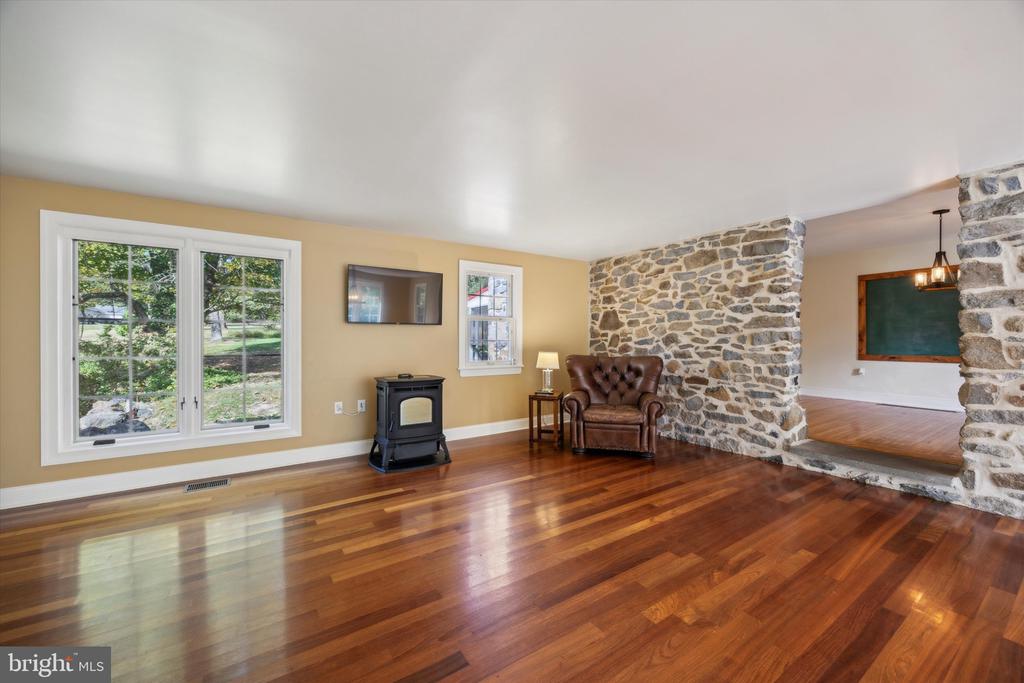 85 Bragg Rd