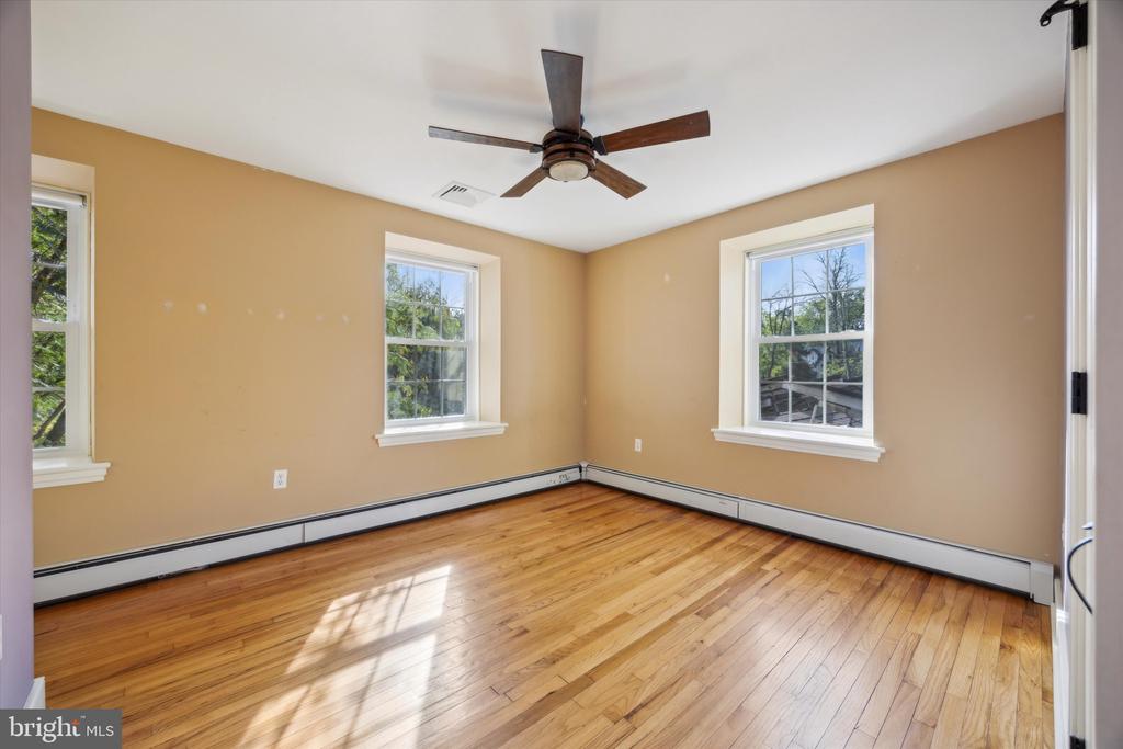 85 Bragg Rd