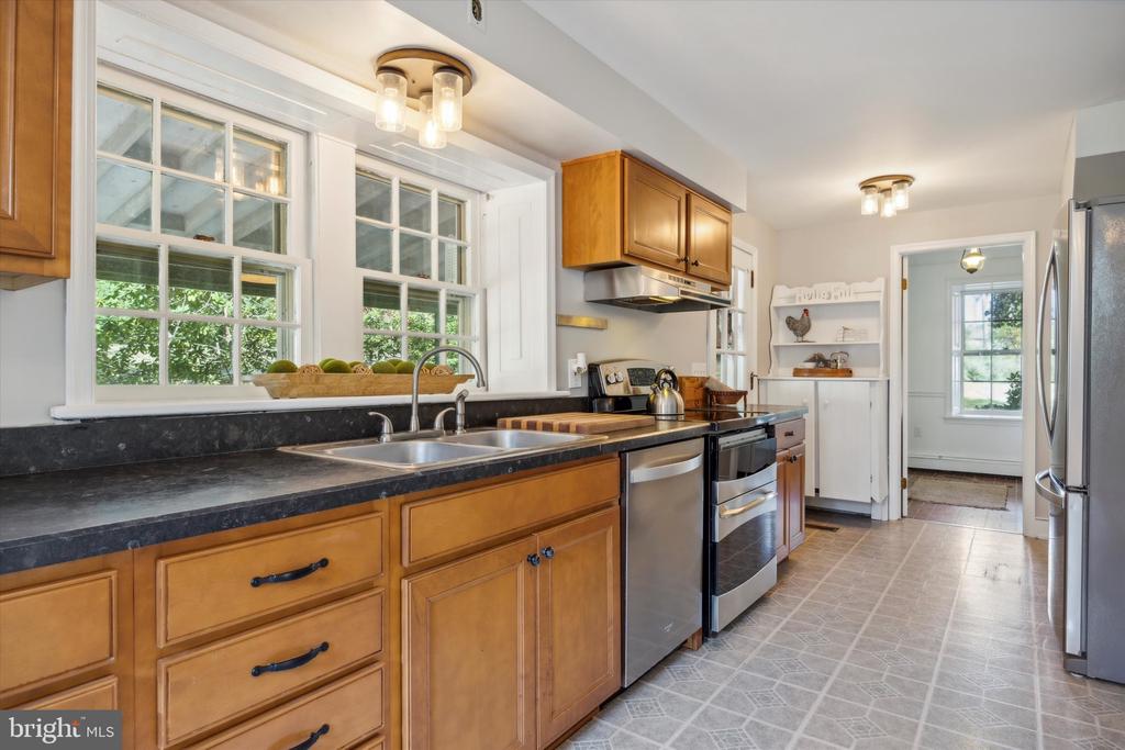 85 Bragg Rd
