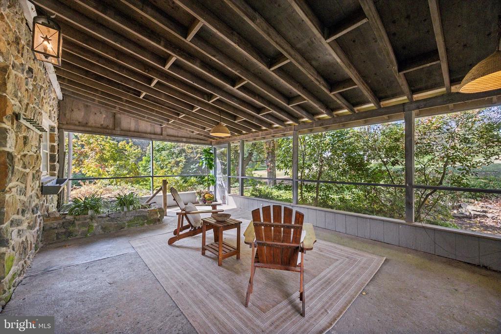 85 Bragg Rd