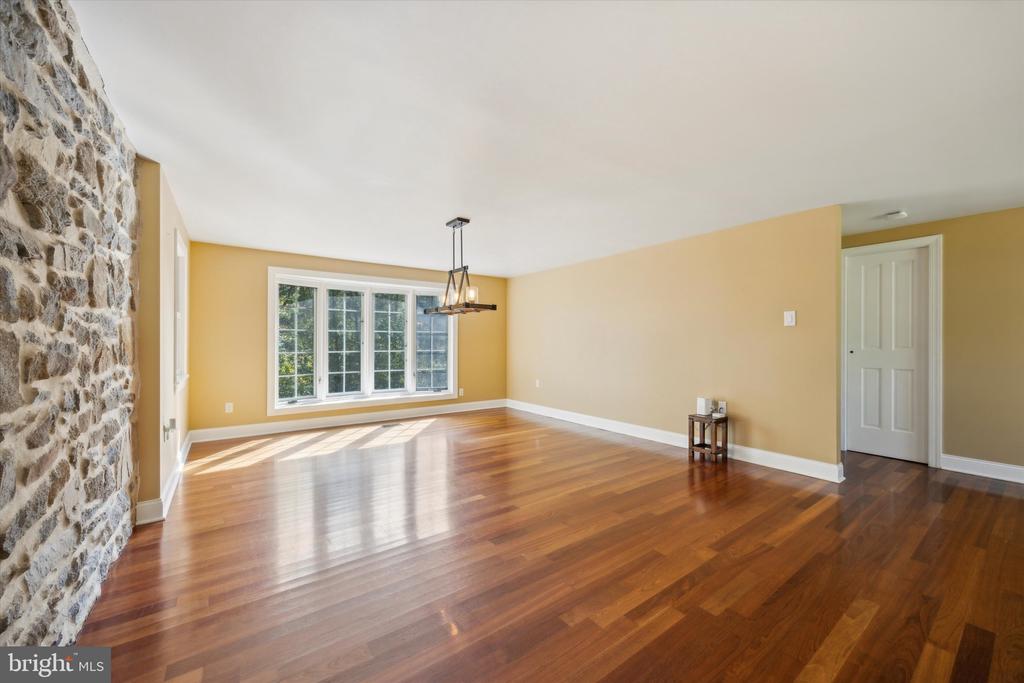 85 Bragg Rd