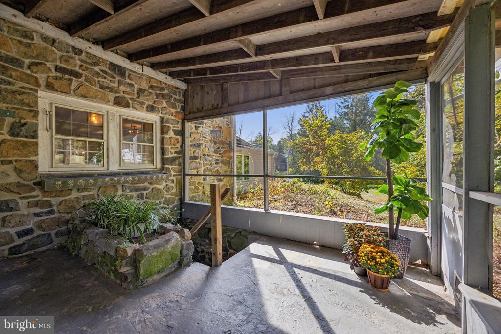 85 Bragg Rd