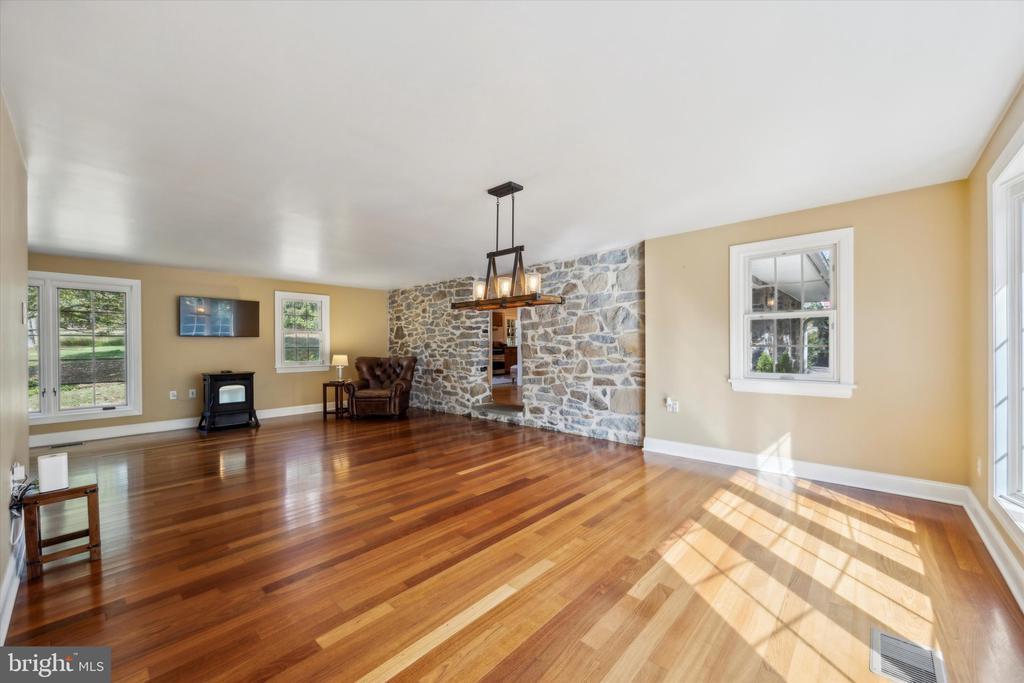 85 Bragg Rd