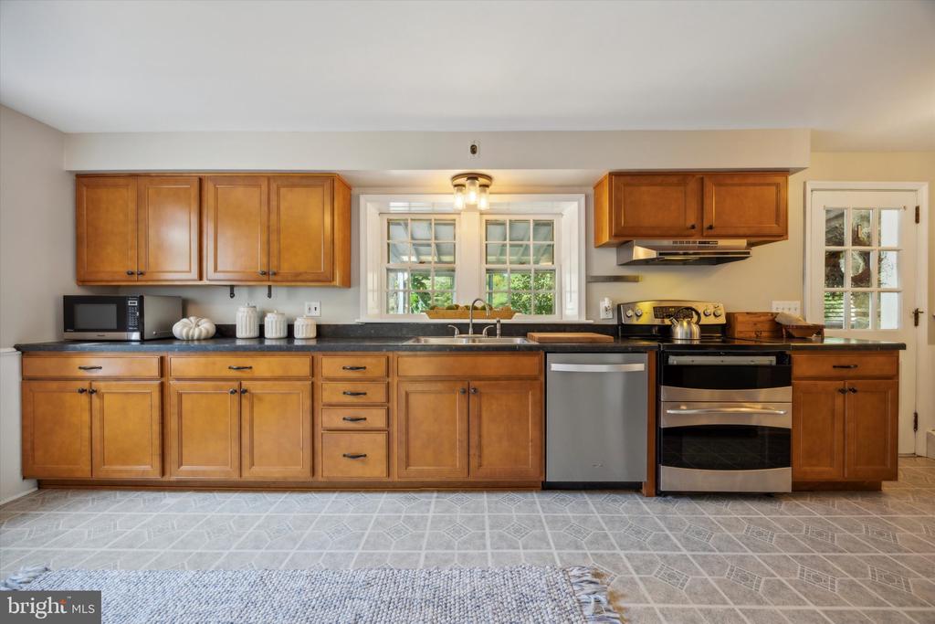 85 Bragg Rd
