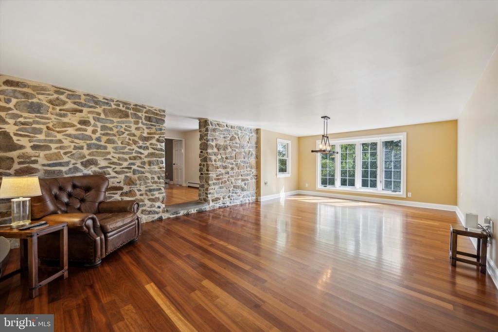 85 Bragg Rd
