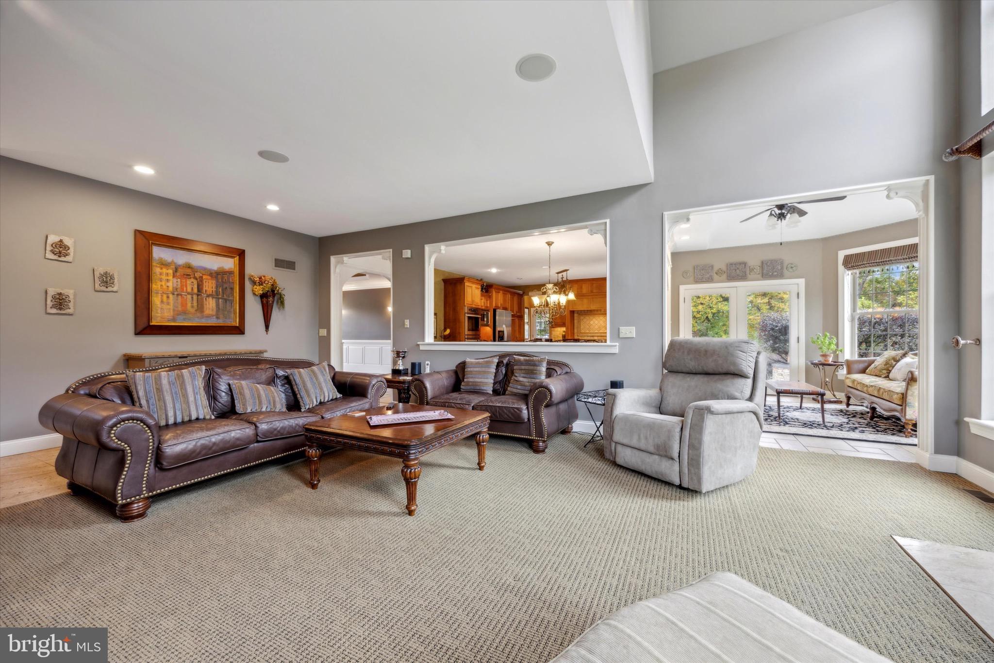 4038 Roberts Ln