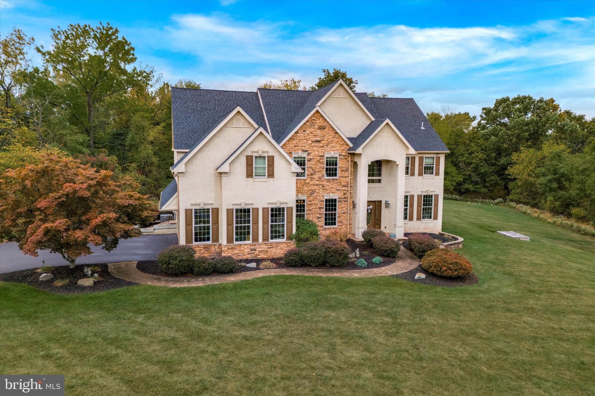 4038 Roberts Ln