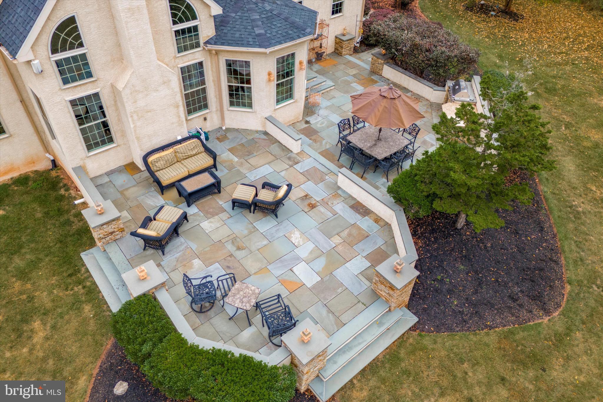 4038 Roberts Ln