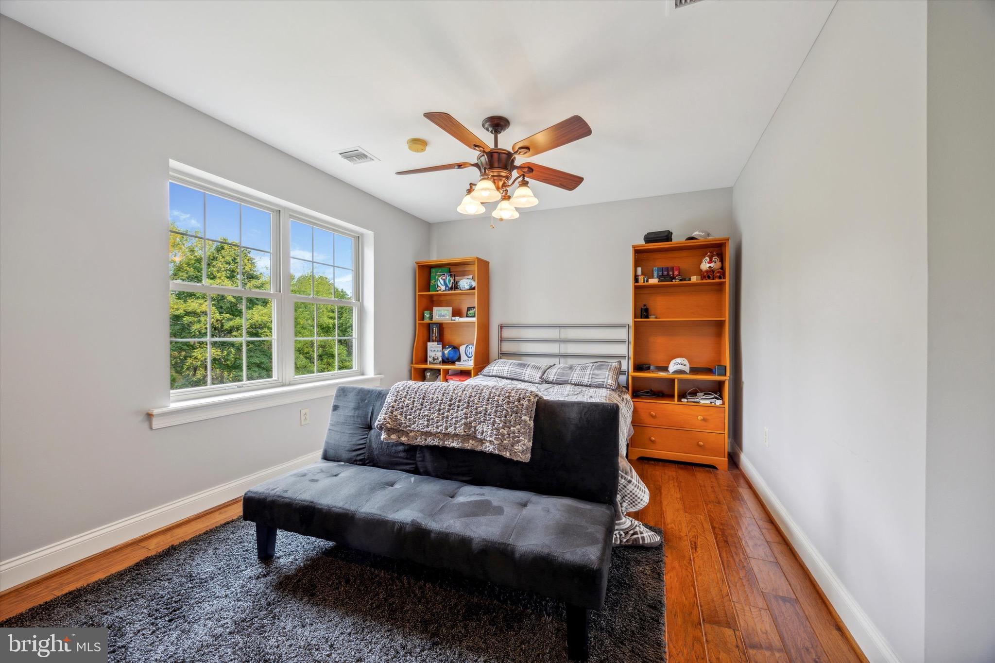 4038 Roberts Ln