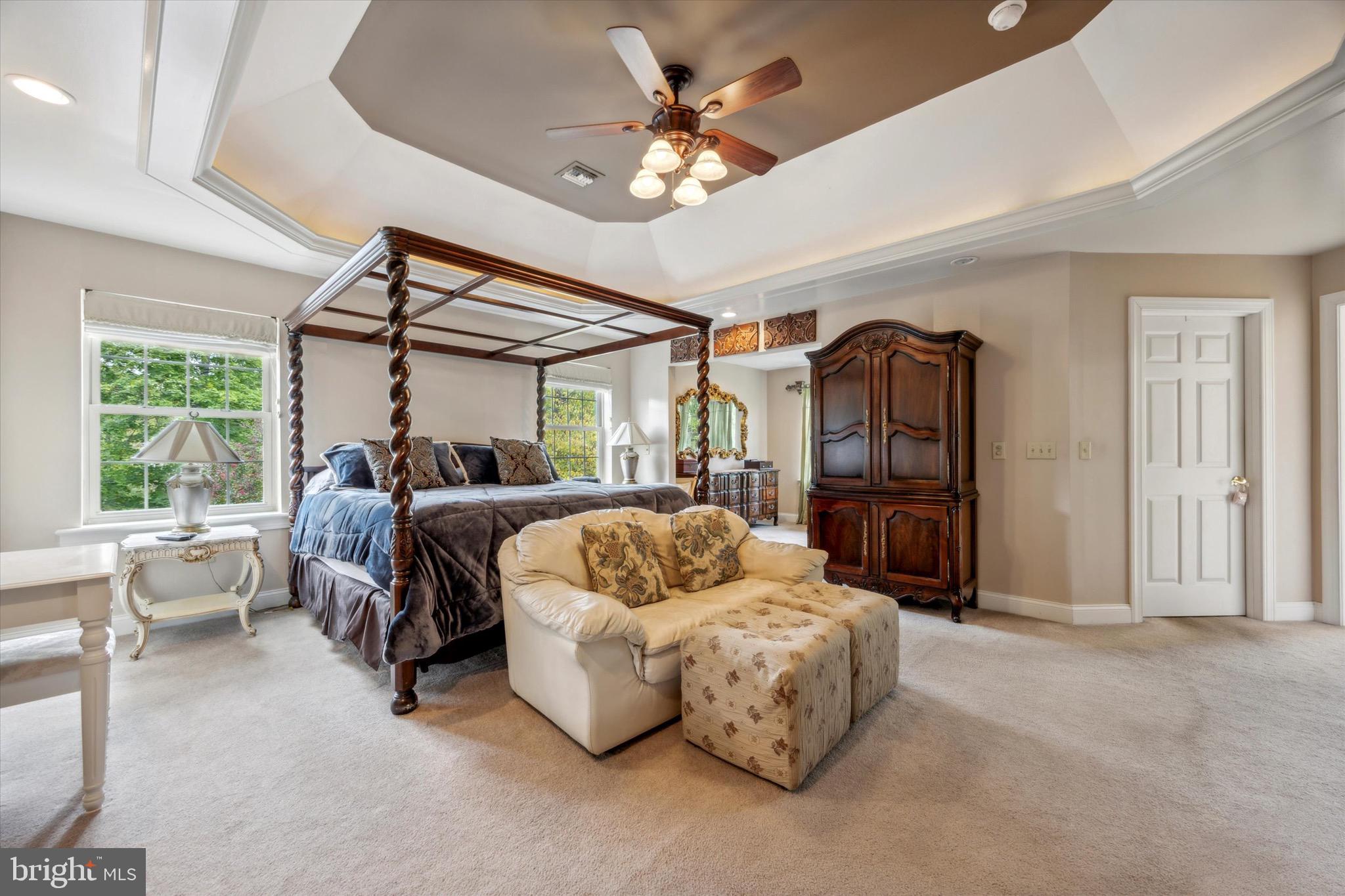 4038 Roberts Ln