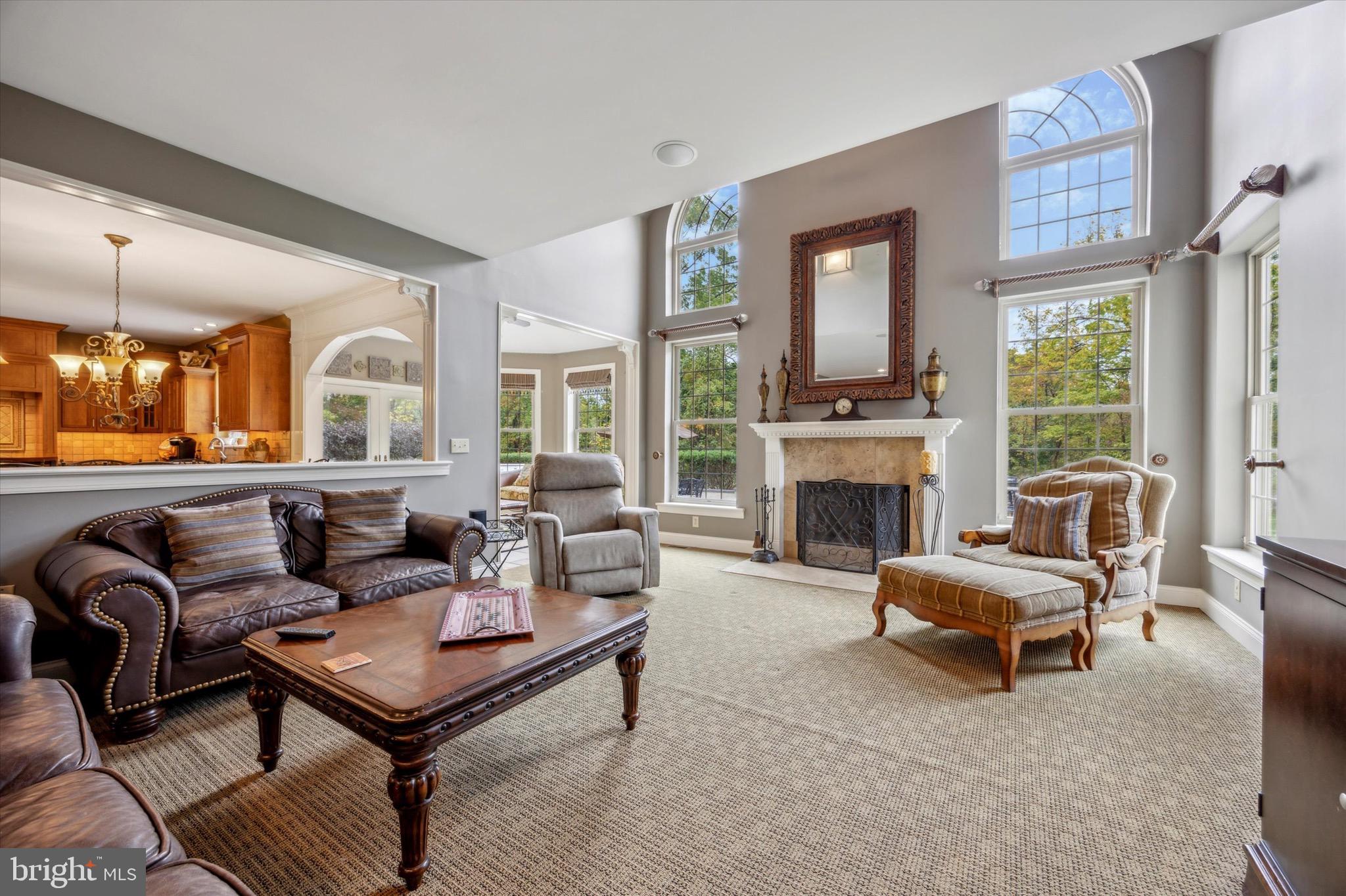 4038 Roberts Ln