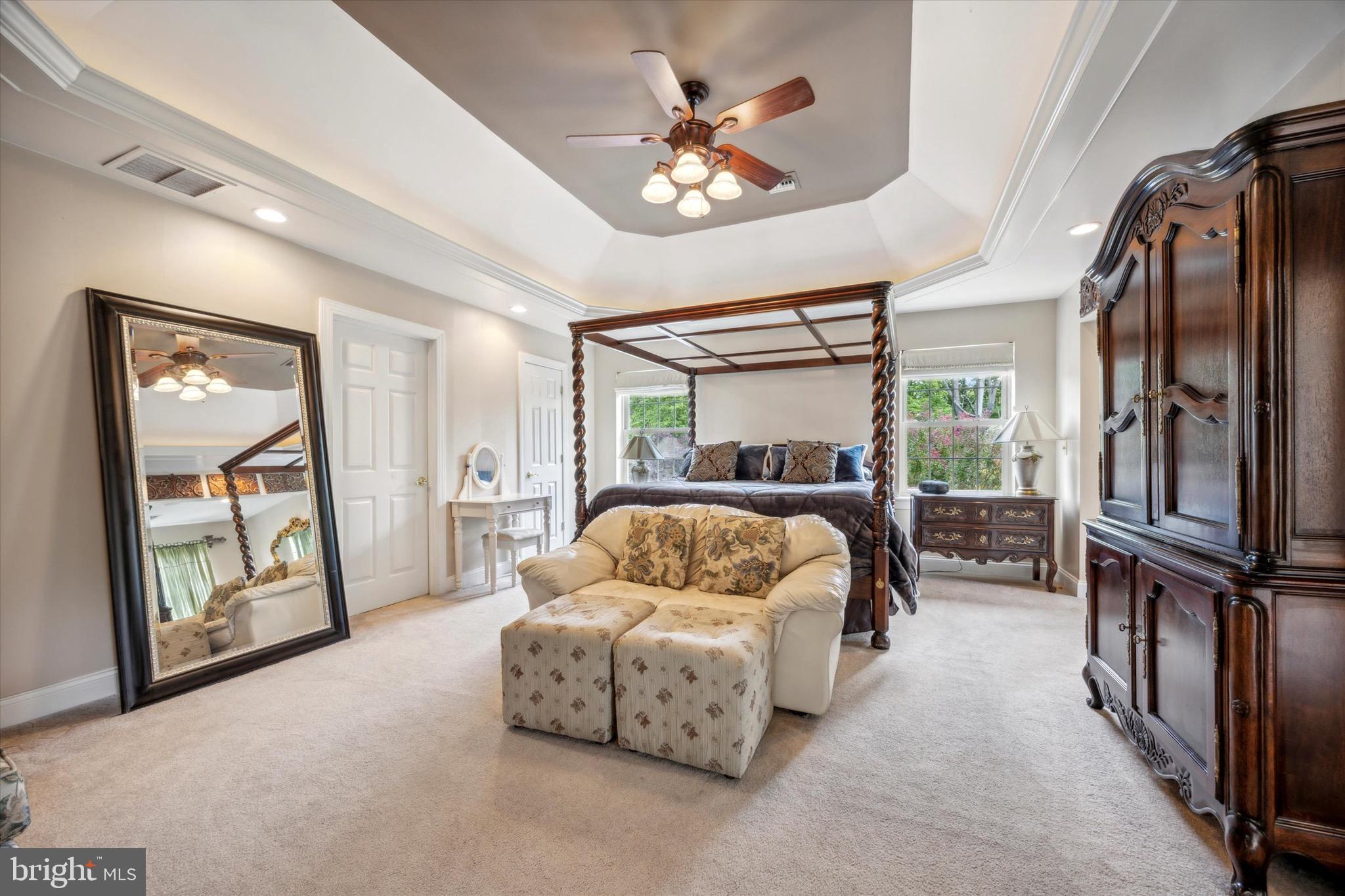 4038 Roberts Ln