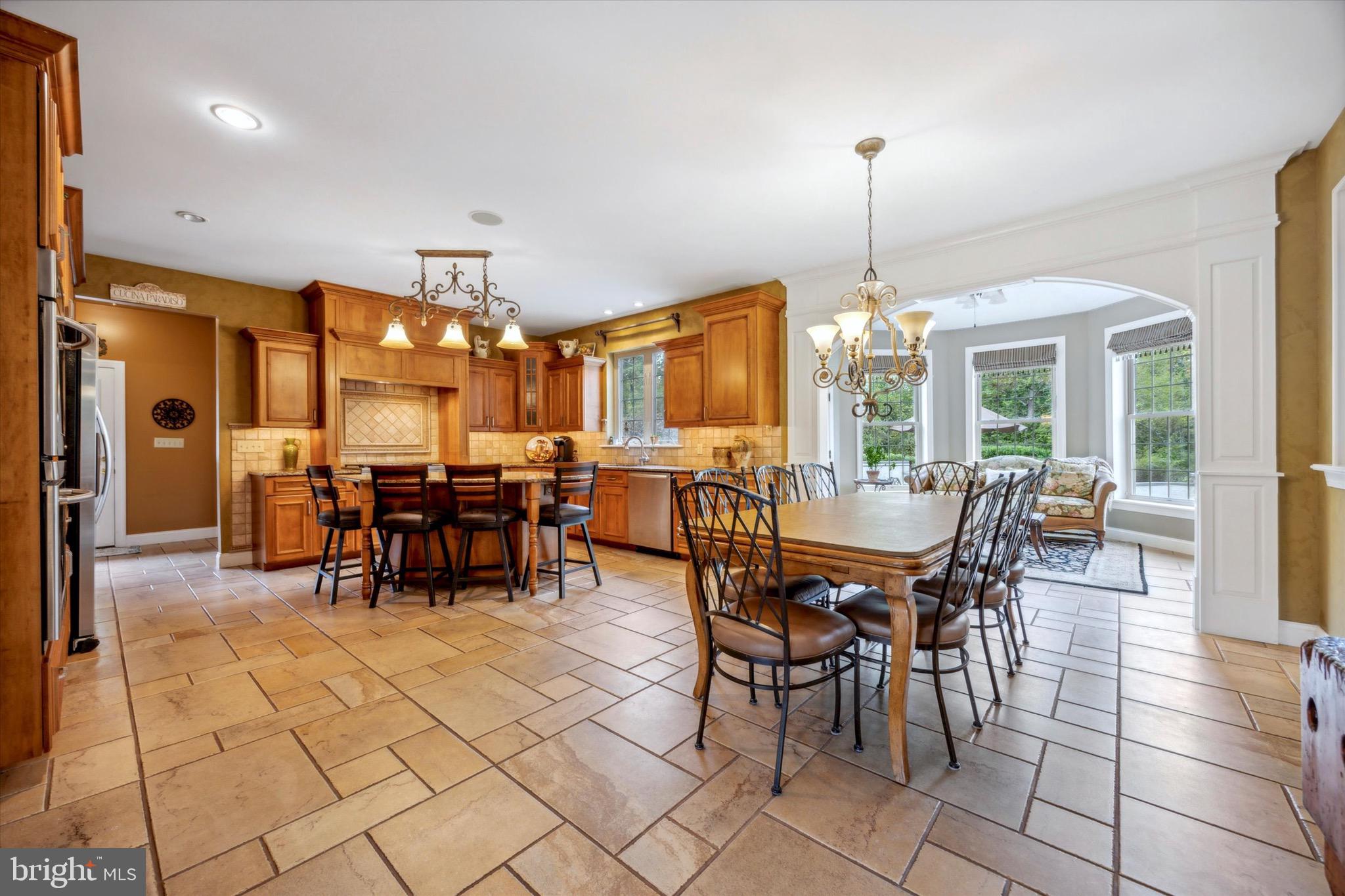 4038 Roberts Ln