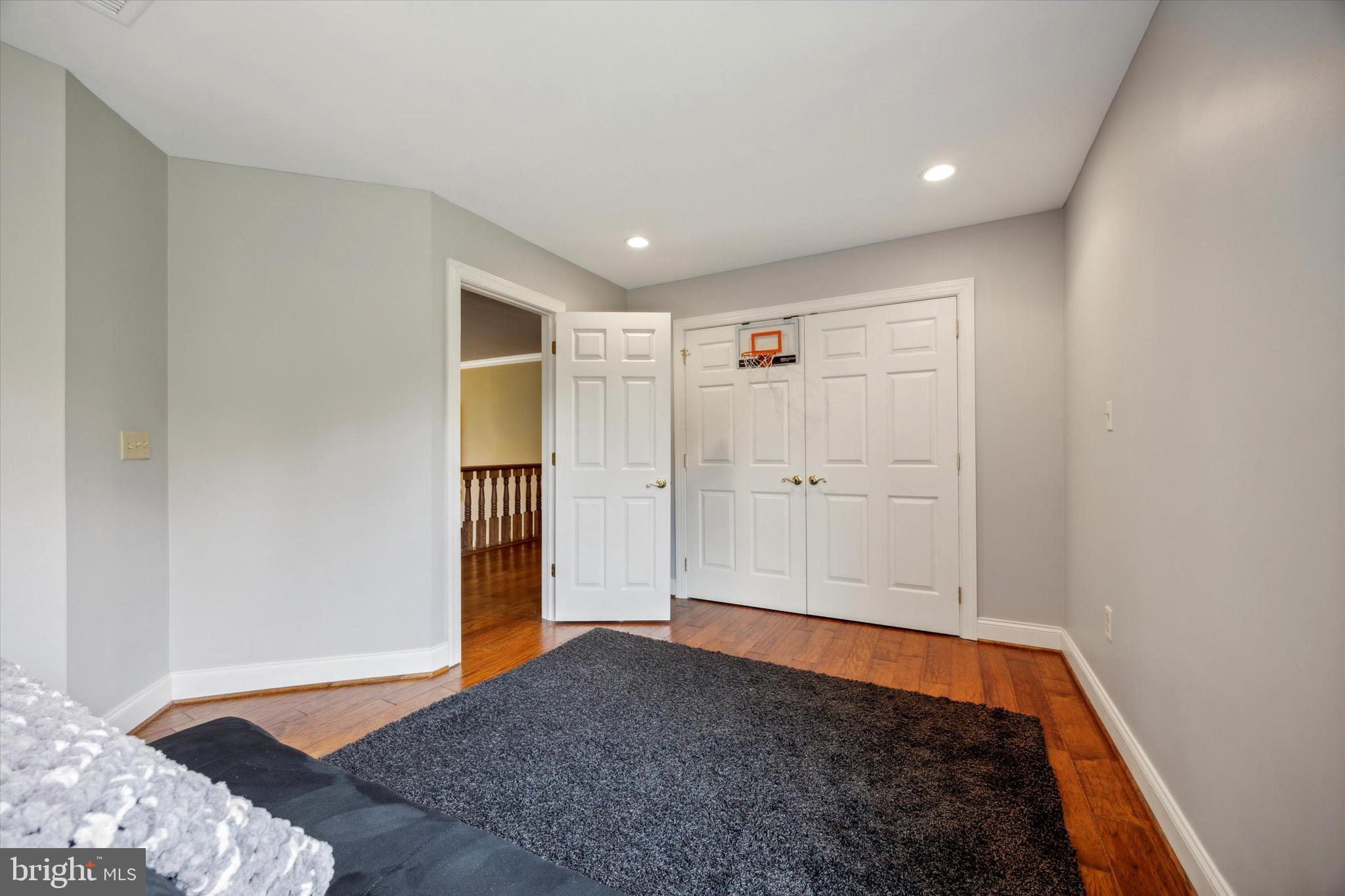4038 Roberts Ln