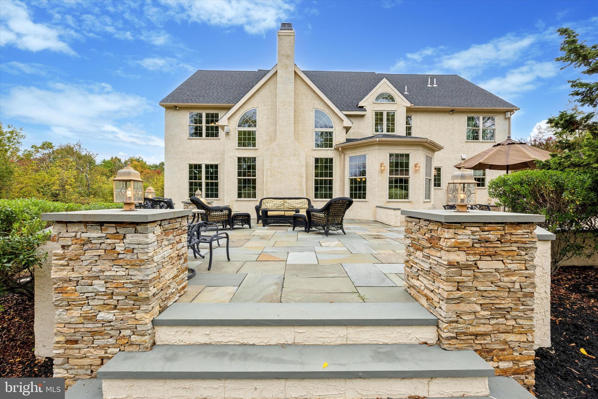 4038 Roberts Ln