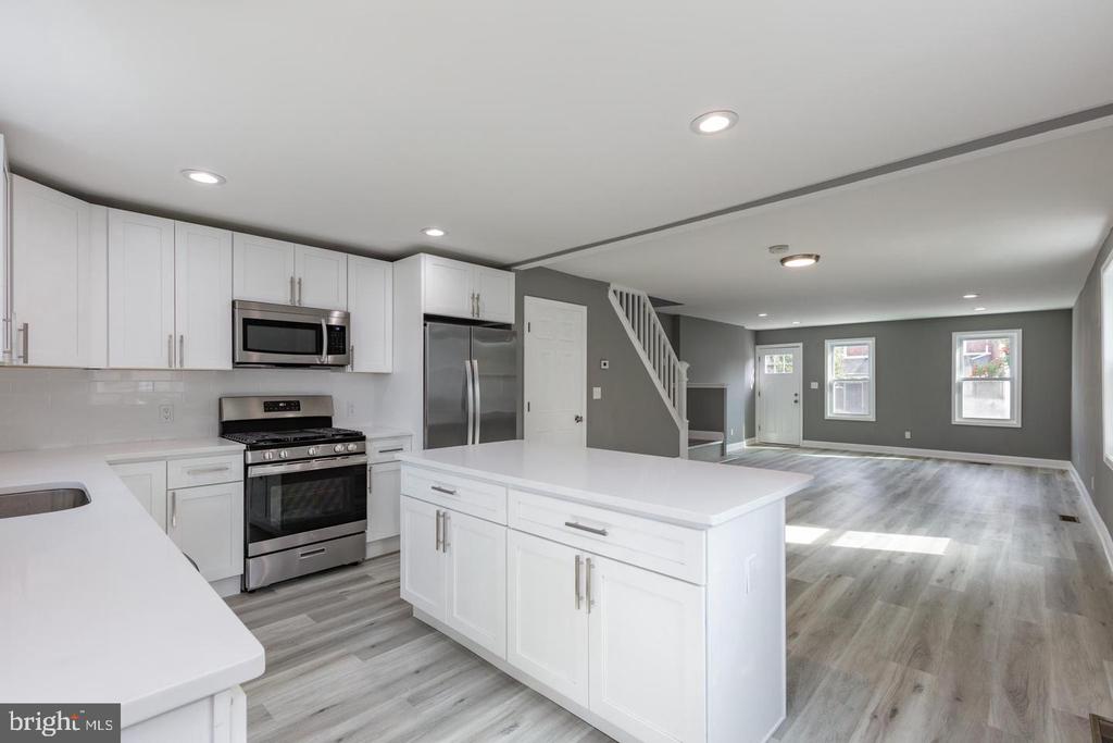 452 OLD ELM ST