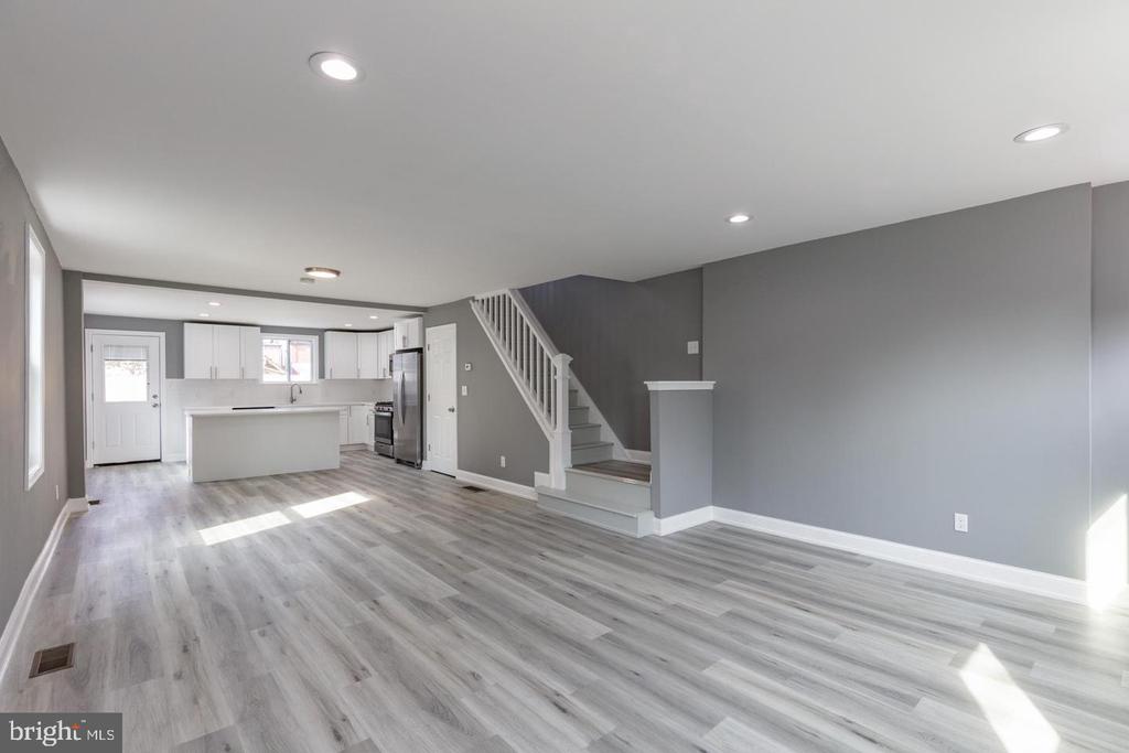 452 OLD ELM ST