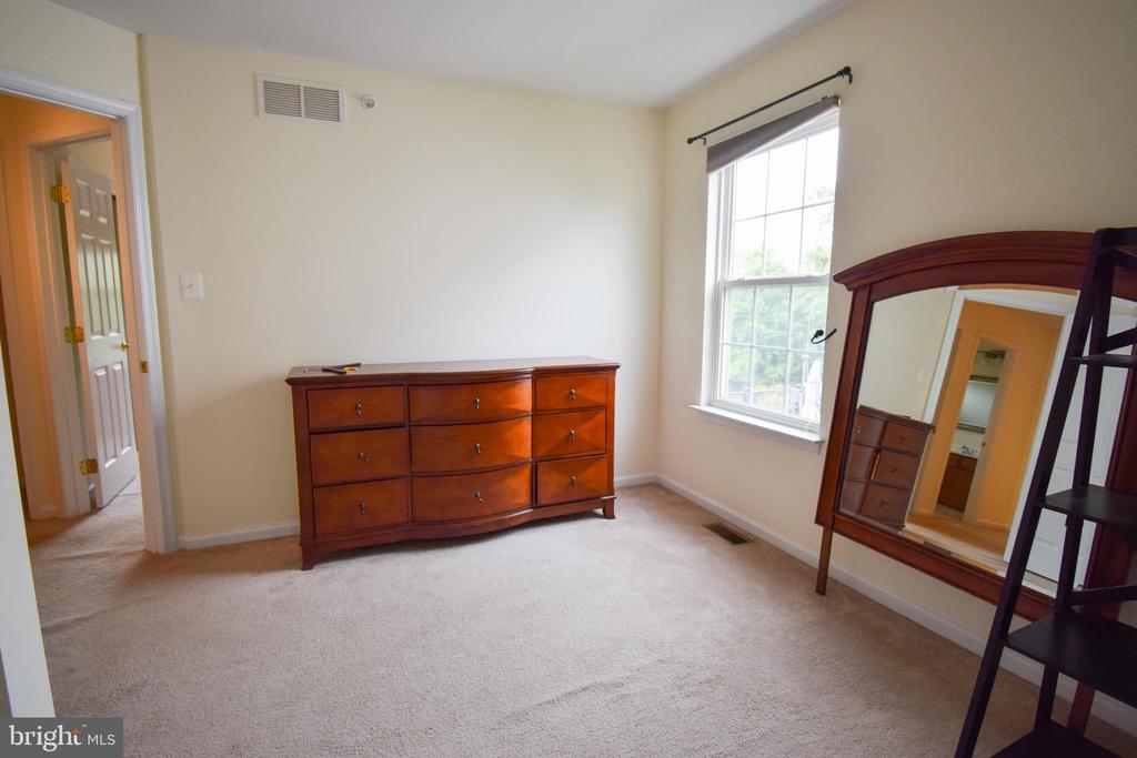 336 Girard Ave