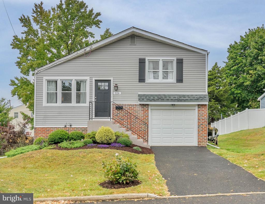 328 Ruscombe Ave