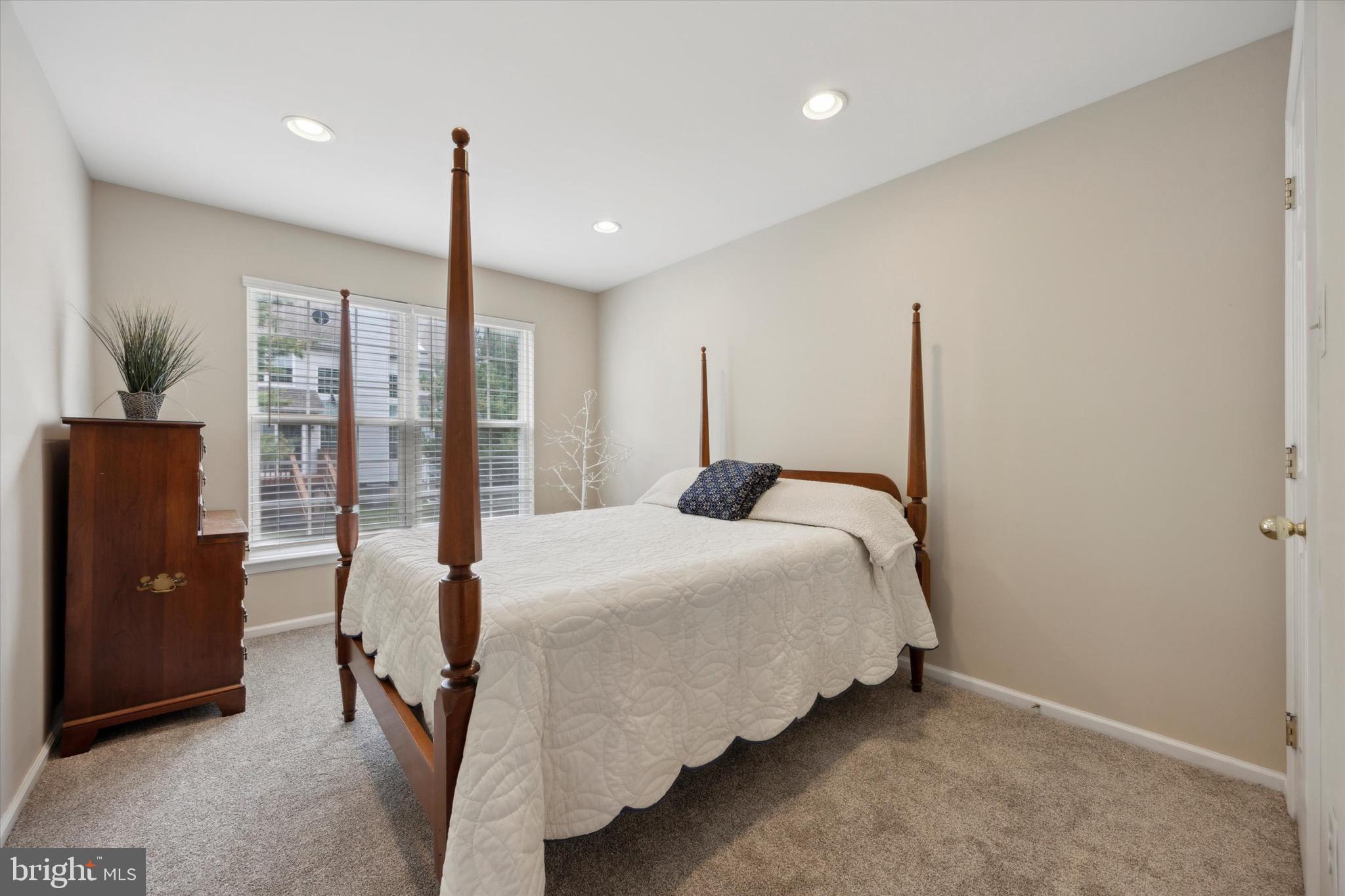 6002 Windsong Ct
