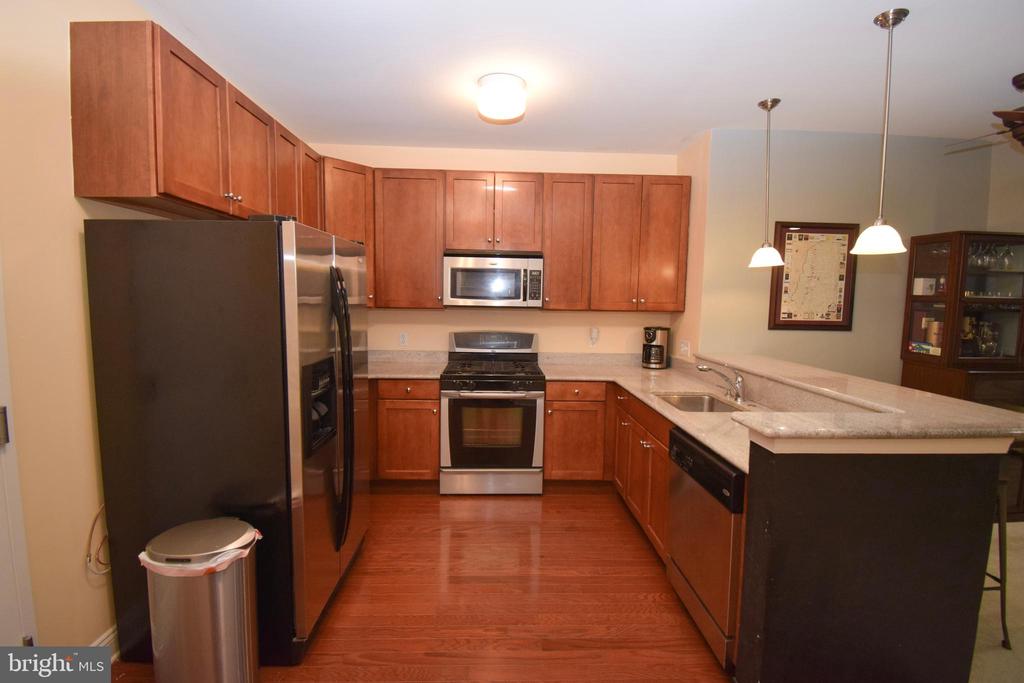300 W ELM ST #2214